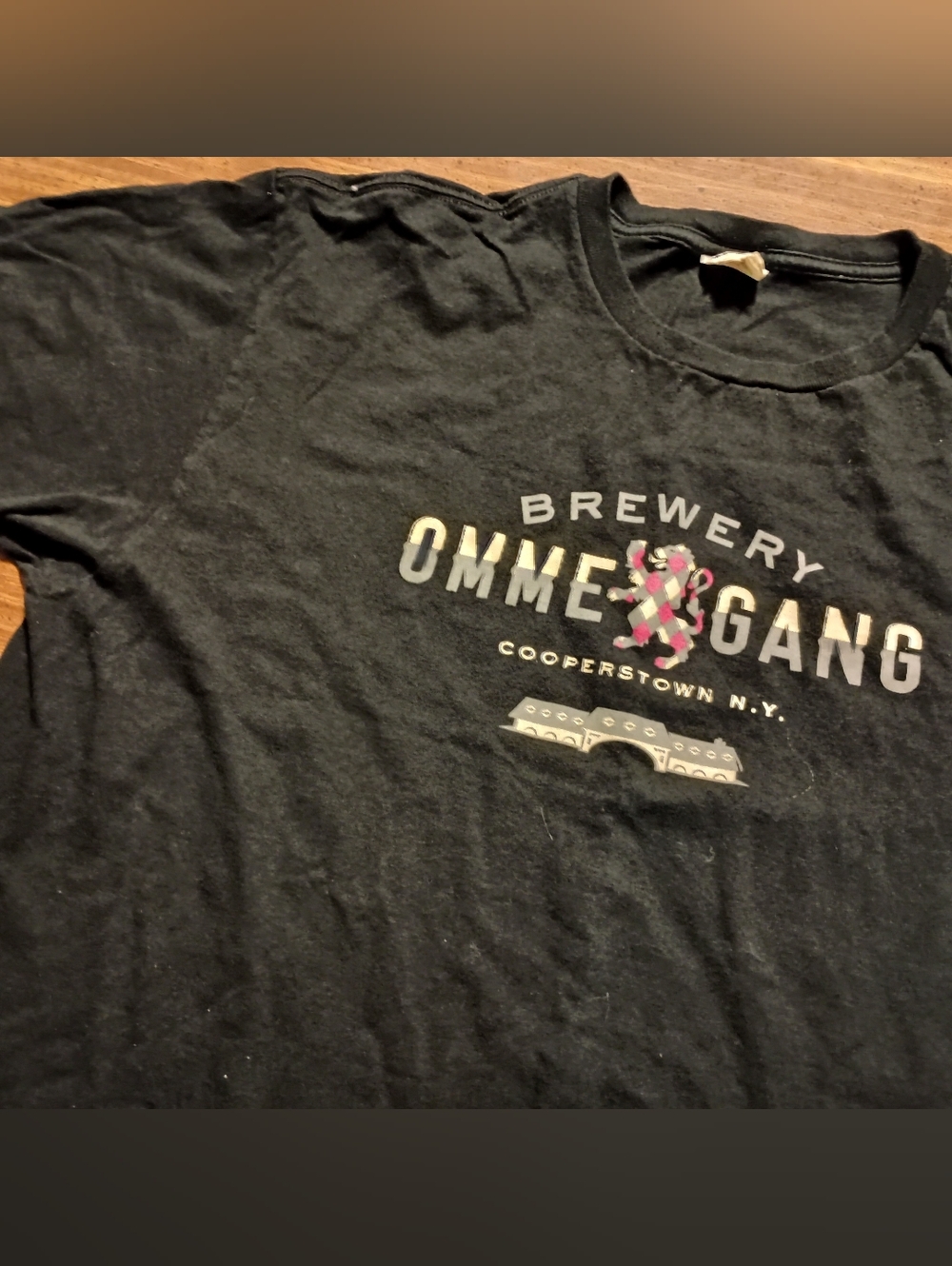 OMMEGANG BREWERY T-SHIRT - XL // Cooperstown NY craft beer logo tee shirt